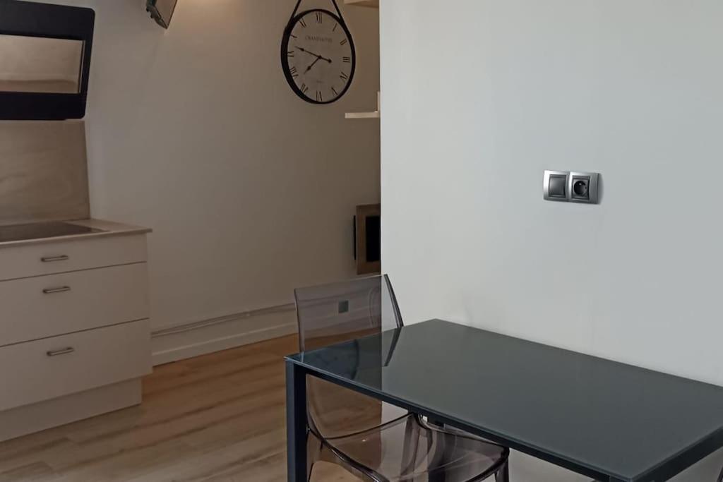 Suresnes : 2 Pieces Cosy Apartment ภายนอก รูปภาพ
